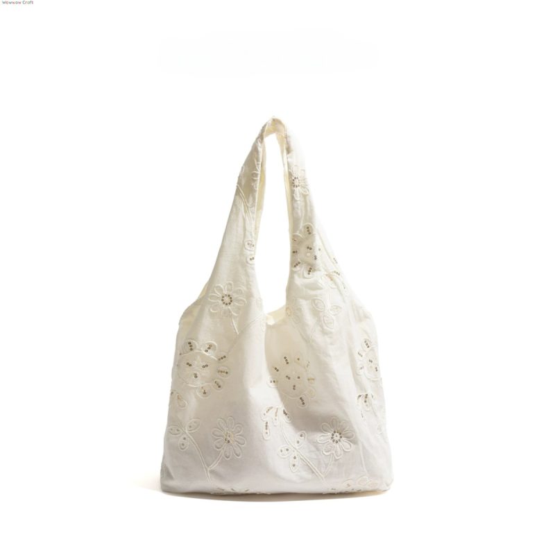 Vintage Chinese style embroidery off-white shoulder bag suitable for summer wear - Large capacity shoulder handbag